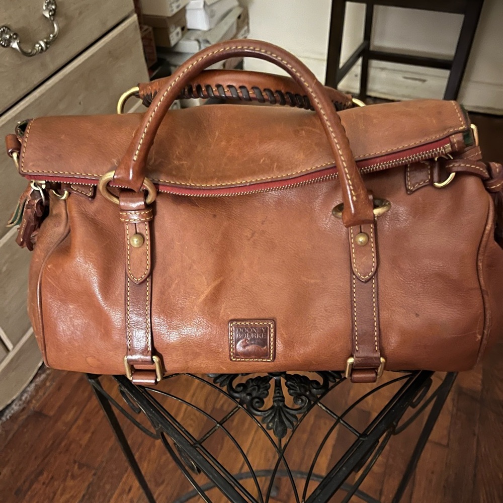 Elegant Tan Leather Duffel Bag